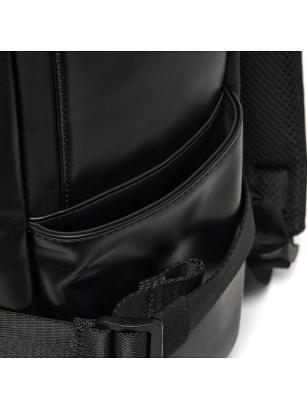 Leather rubbrer logo backpack [black]