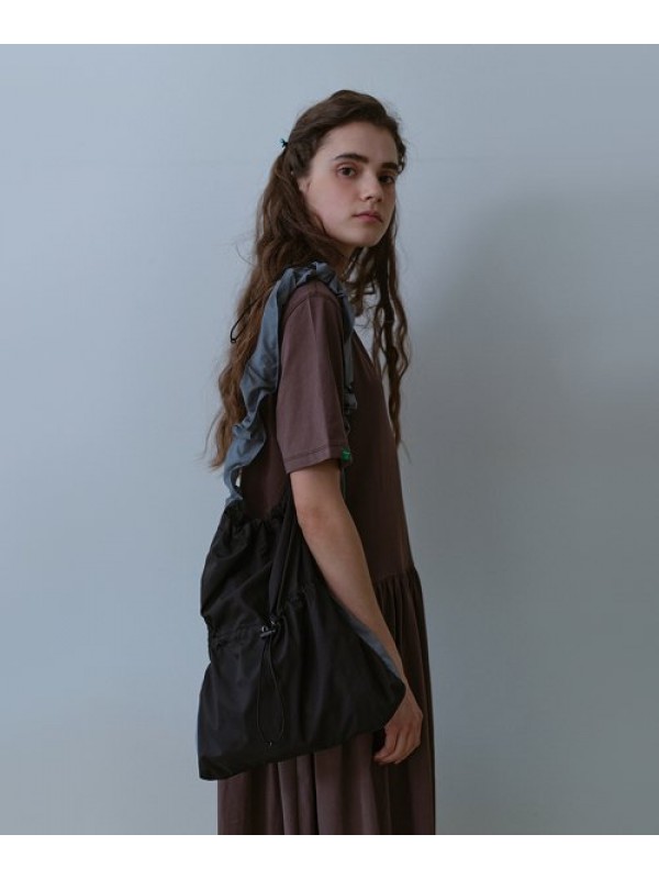 Shin Square Crossbody Bag _ Black